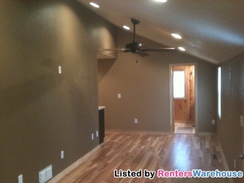 Building Photo - 18061 Pilot Knob Rd