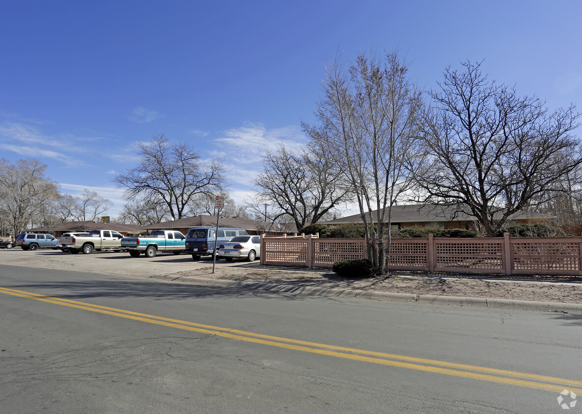 Building Photo - Wood Avenue Apartments