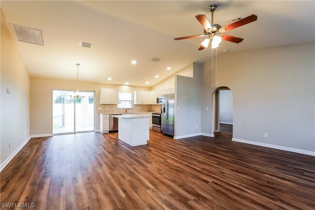 Foto del edificio - 617 SE 27th St