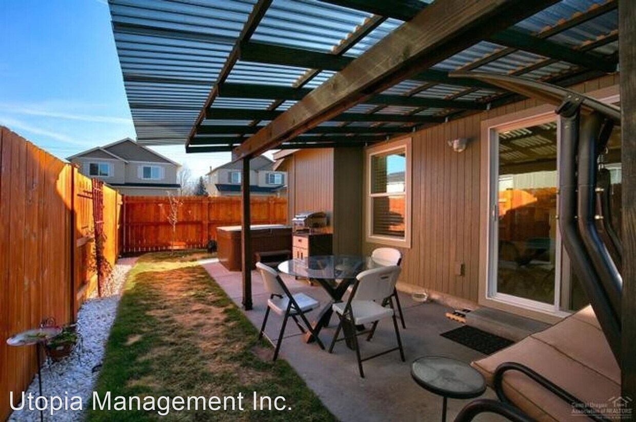 Building Photo - 3 br, 3 bath House - 21194 Darnel Avenue