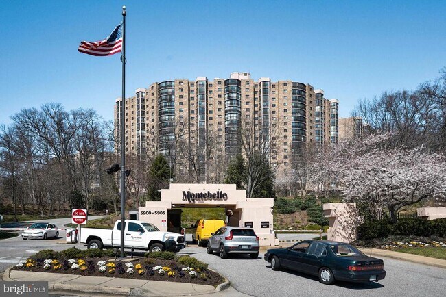 Building Photo - 5901 Mt Eagle Dr