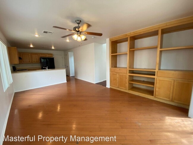 Building Photo - 3 br, 2.5 bath House - 5231 Valencia Crest...