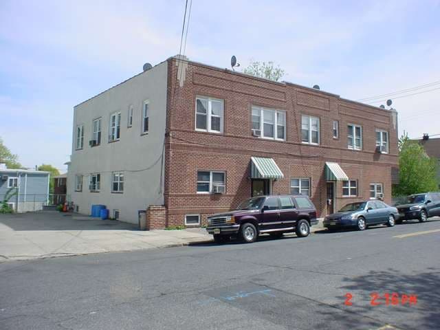 Building Photo - 165 Quincy Ave