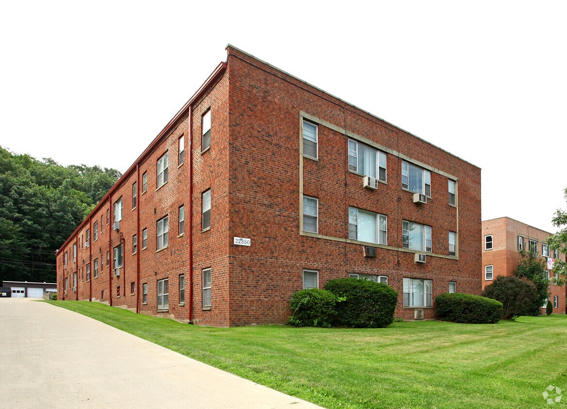 Primary Photo - Rainbow's End II Apartments