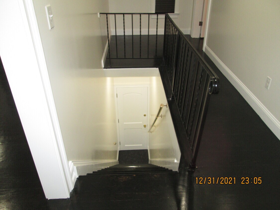 16 E Hunter Ave, Maywood, NJ 07607 Townhome Rentals in Maywood NJ