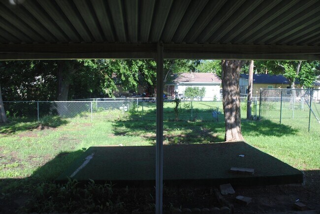Foto del edificio - 2321 Suffolk Ln