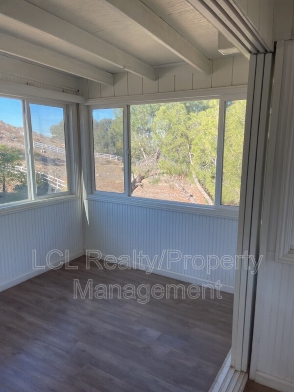 Foto del edificio - 31478 Pleasant Valley Rd
