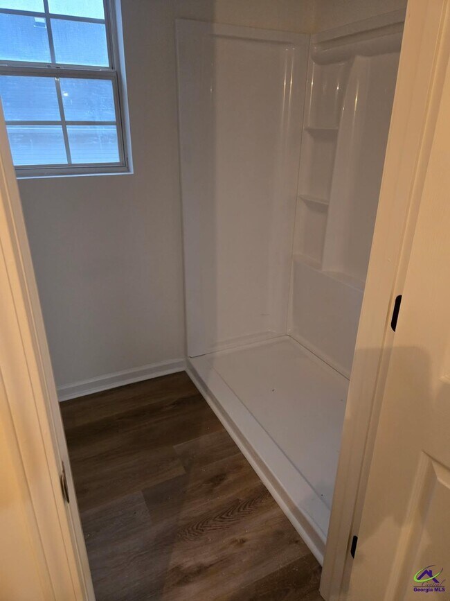 Foto del edificio - 4685 Pine Valley Dr