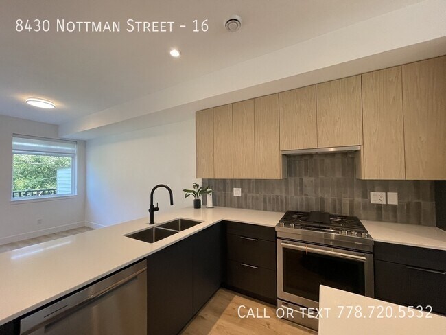 Photo du bâtiment - New 3 Bedroom Townhouse