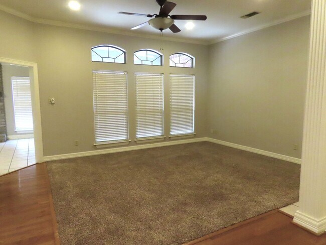 Building Photo - COMING SOON! Whitehouse! Gorgeous 4 Bedroom, 2 Bath Home
