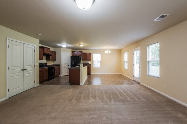 Foto del edificio - 716 Ferrell Ave