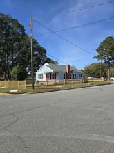 Building Photo - 307 Graves St