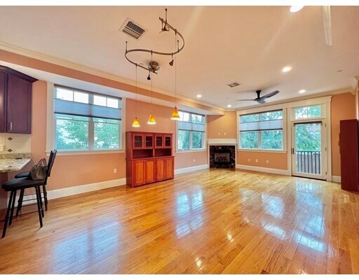 Foto del edificio - 221 Beacon St