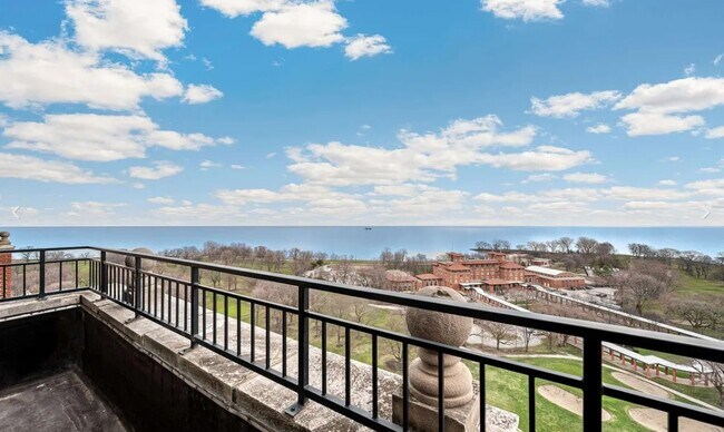 Foto del edificio - The Dunham Apartments