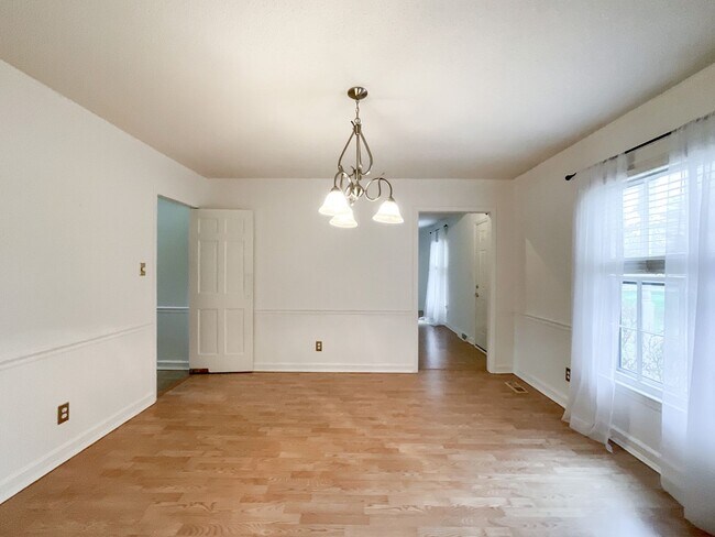 Foto del edificio - Experience Luxury Living: Welcome to a Chi...