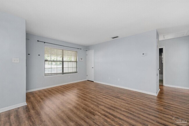 Foto del edificio - 10150 Guidy Ln