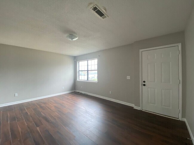 Building Photo - Home for rent in Euafaula! Available to Vi...