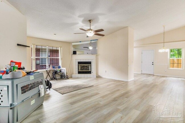 Foto del edificio - 8004 Cayenne Way