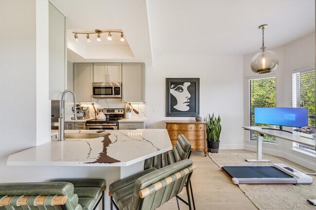 Foto del edificio - 6000 Shepherd Mountain Cove