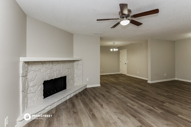 Building Photo - 2535 Valient Dr