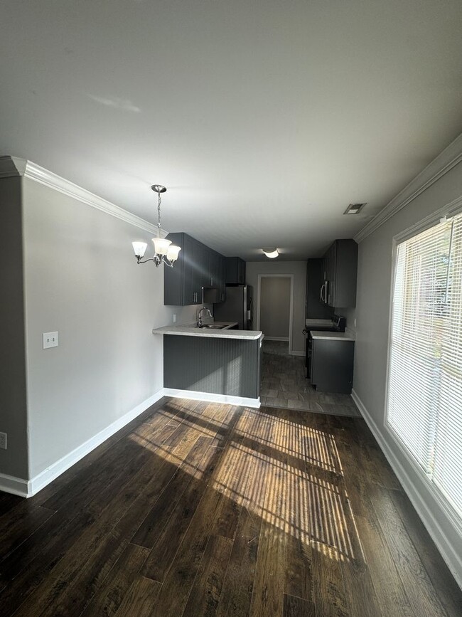 Foto del edificio - 127 Hedge Ln