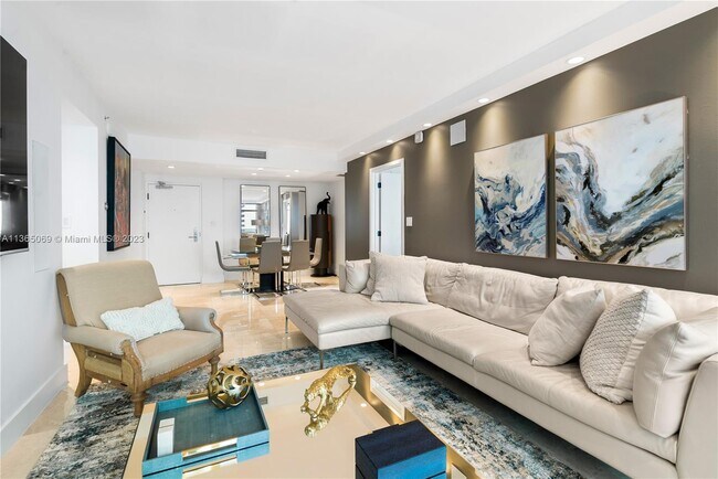 Foto del edificio - 6801 Collins Ave