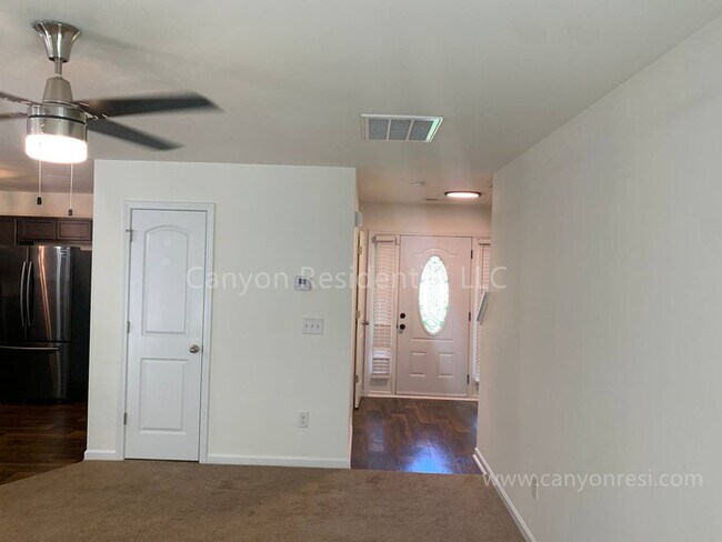 Foto del edificio - 4202 Eastland Ave