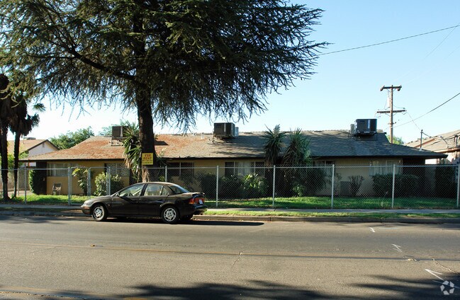 Building Photo - Sandstone Villas Apartments