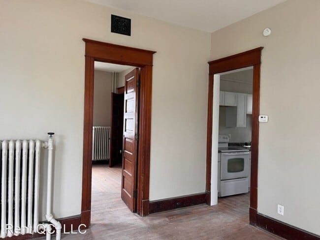 Building Photo - 5 br, 2 bath House - 2104 Grand Avenue