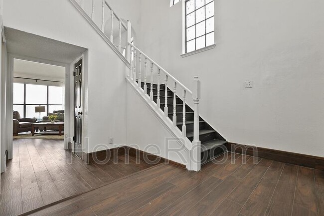 Building Photo - 2416 Brookhaven Dr