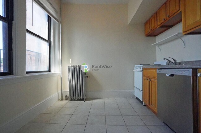 Building Photo - Allston 1 Bed – Heat & Hot Water Included – No Fee – 6/1