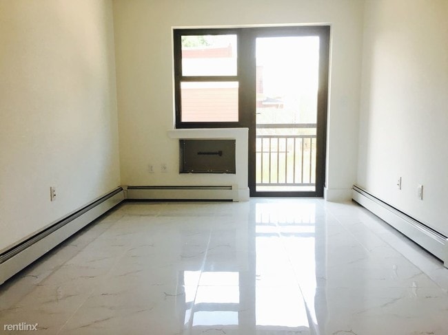 Building Photo - 1 br, 1 bath Apartment - 8111 57th Ave 2B