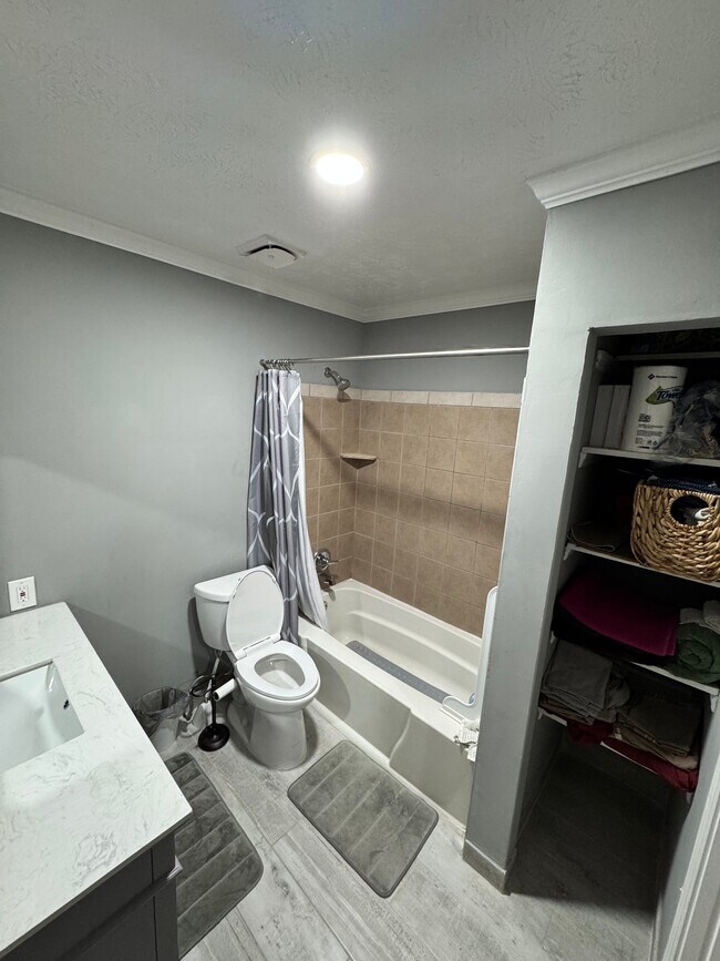 Foto del edificio - 1047 Mariners Ct