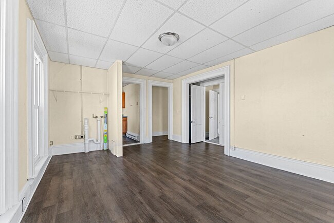 Building Photo - 211 Otter Ave