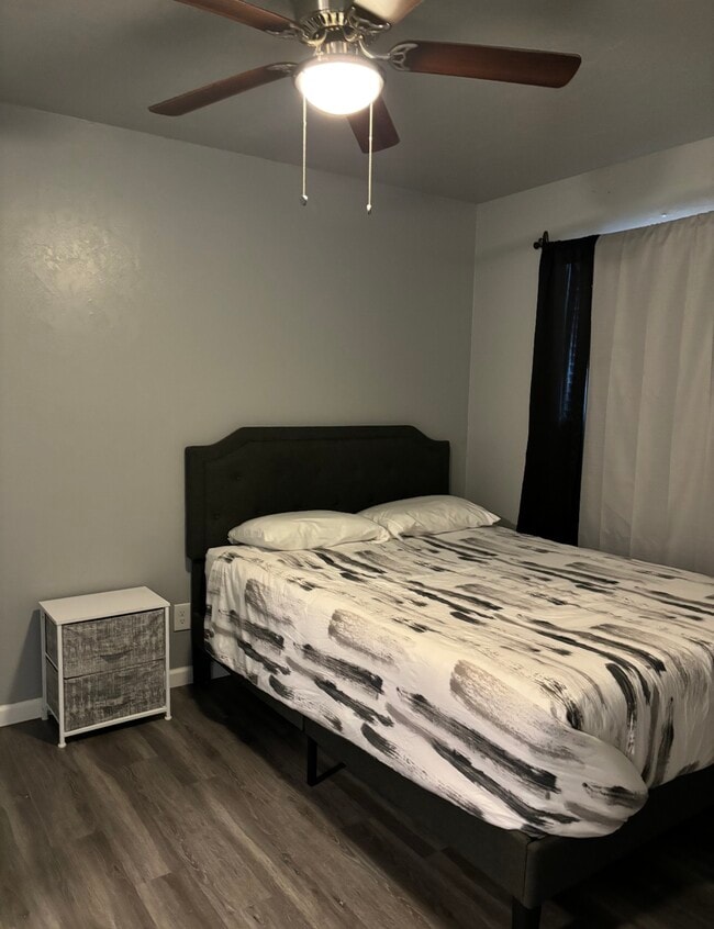 Building Photo - 10116 Comanche Rd NE