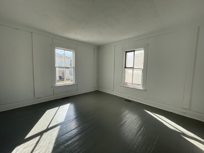 Building Photo - 2200 Memorial Ave