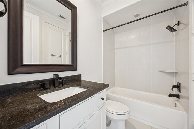 Foto del edificio - 3850 Glen Arbor Dr