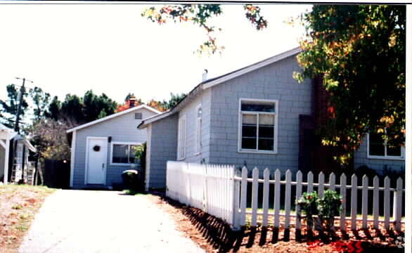 Building Photo - 45 Plaza Dr