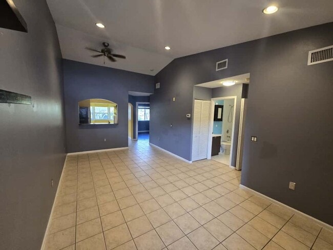 Foto del edificio - Spacious Briar Bay Rental in Gated Community