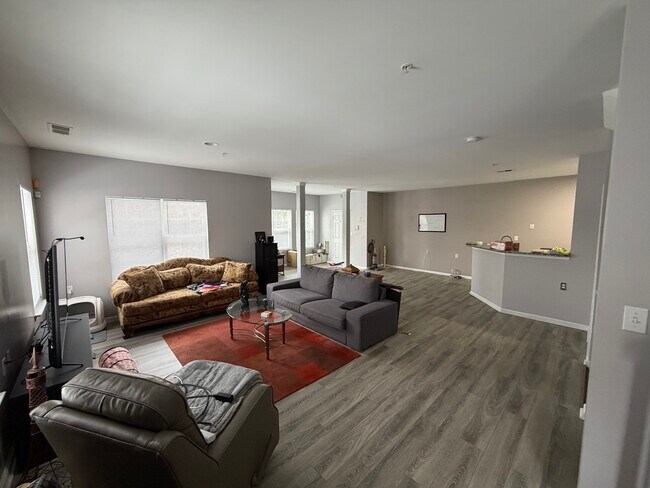 Building Photo - 3100 Irma Ct