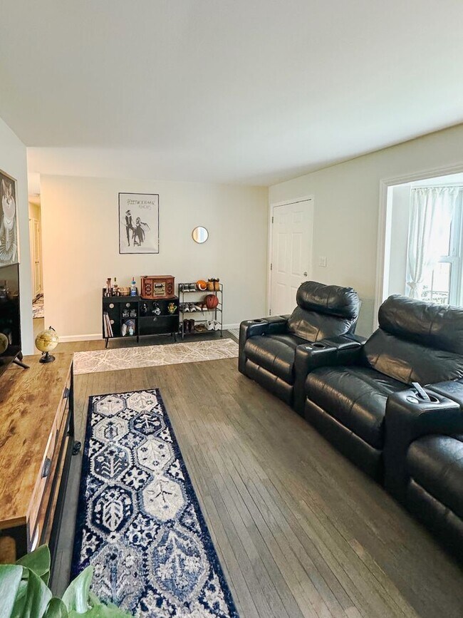 Foto del edificio - 27714 Hampden St