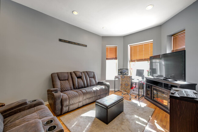 Foto del edificio - 4642 W Adams St
