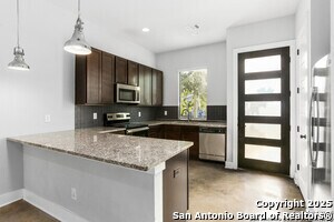 Building Photo - 419 Cactus St