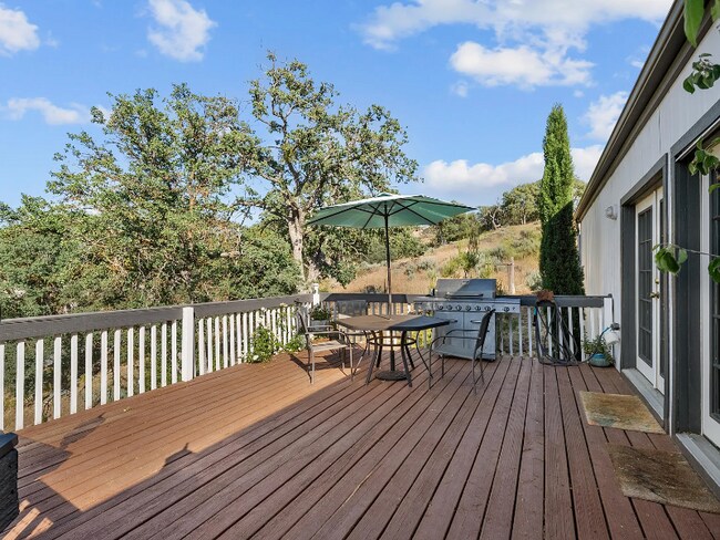 Building Photo - 29900 San Joaquin Dr