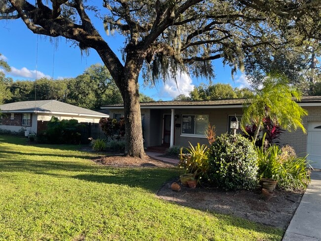 Building Photo - 386 Croton Dr