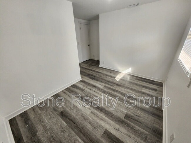 Building Photo - 1717 S 26th St
