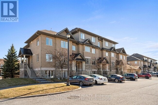 Building Photo - 40 Tayside Private