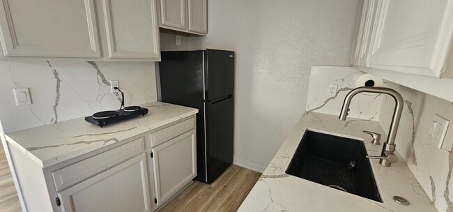 Building Photo - 3408 Figueroa St