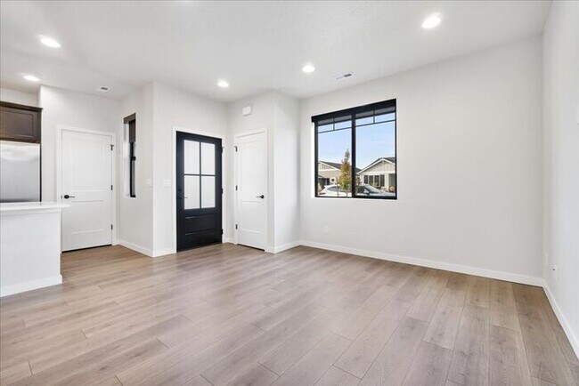 Foto del edificio - Single-Level Serenity: Your 3 Bedroom, 2 Bath Dream Home Awaits