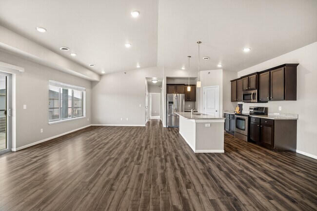 Foto del edificio - Shadow Crest Townhomes